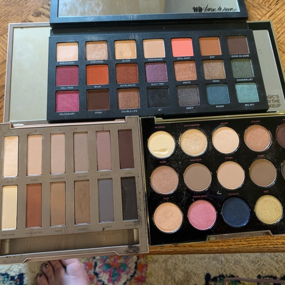 Assorted Urban Decay Palettes - Picture 2 of 2